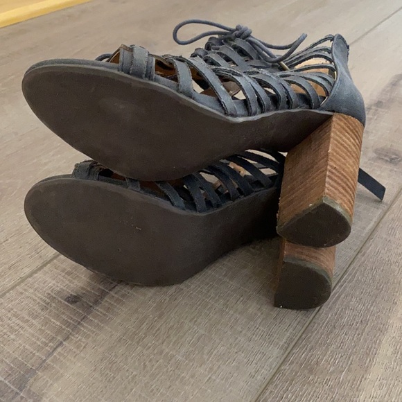 Not Rated Jacey Caged Lace Up Heel - Picture 6 of 9